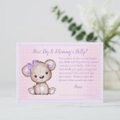 Mamas Bauch Size Lila Girl Bear Baby Showspiel Begleitkarte (Stehend Vorderseite)