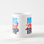 Mamas gegen Trump Politisch Kaffeetasse (Mittel)