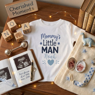 Mamas kleiner Mann süße blaue Baby-Jungen-Typograf Baby T-shirt