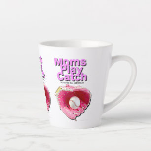 Mamas spielen Catch Milchtasse