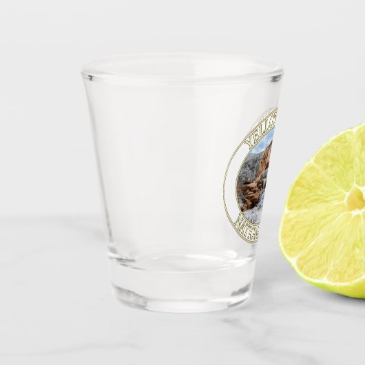 Mammoth Springs at Yellowstone National Park in WY Schnapsglas (Links)