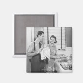 Man and Woman Doing Dishes Magnet (Vorderseite/Rückseite)
