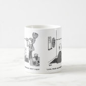 Man betrügt beim Spielen von Darts Kaffeetasse (Mittel)