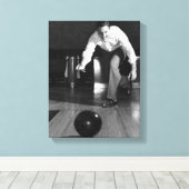 Man Bowling Leinwanddruck (Insitu (Holzboden))