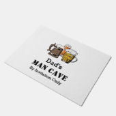 MAN CAVE Neuheit Drei Biere ZOLLBAR Fußmatte (Schrägansicht)