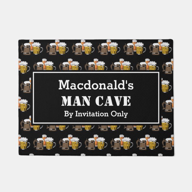 MAN CAVE Neuheit Drei Biere ZOLLBARES Schwarz Fußmatte (Vorderseite)
