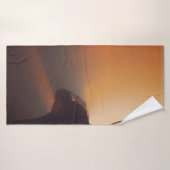MAN IN BLACK JACKET WEARING BLACK CAP BADEHANDTUCH (Badehandtuch)