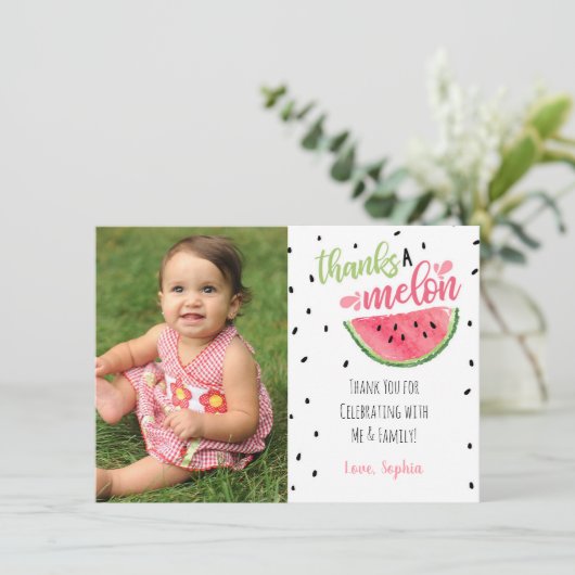 Man in einer Melone danken Ihnen zu kardieren Einladung (Stehend Vorderseite)