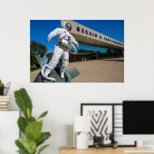 Man In Space Sculpture Poster (Heimbüro)
