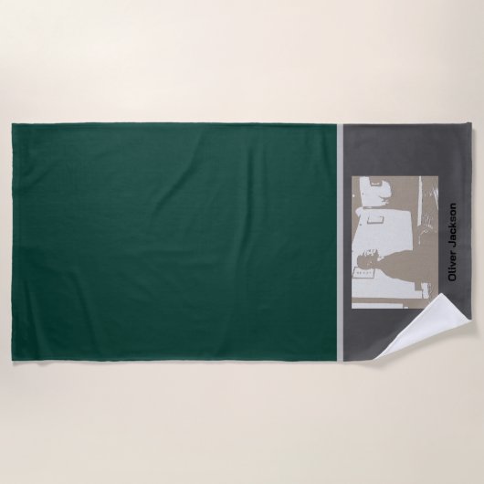 Man in Yoga pose Strandtuch (Vorderseite)