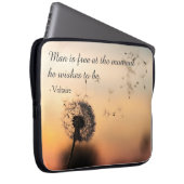 Man is Free Voltaire Quote Dandelion Laptopschutzhülle (Vorne Rechts)