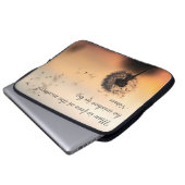 Man is Free Voltaire Quote Dandelion Laptopschutzhülle (Vorne Knopf)