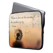 Man is Free Voltaire Quote Dandelion Laptopschutzhülle (Vorderseite Links)