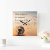 Man is Free Voltaire Quote Quadratische Wanduhr (Zuhause)