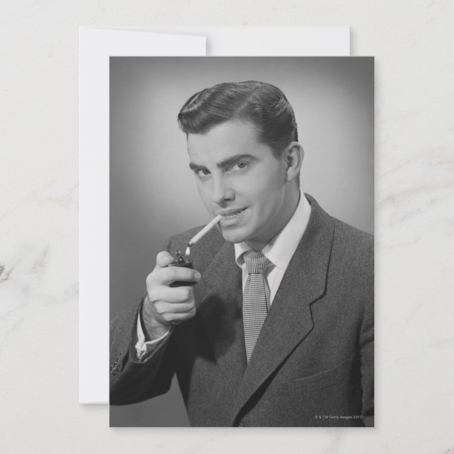 Man Lighting Cigarette (Vorderseite)