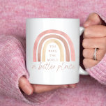 Man macht die Welt zu einem besseren Ort der Tasse<br><div class="desc">Lassen Sie sich und andere mit diesem herrlichen Boho-Regenbogen "Machen Sie die Welt zu einem besseren Ort" Tasse befreien!</div>