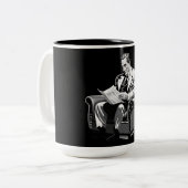 Man Reading Zweifarbige Tasse (Vorderseite Links)