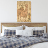 Man spielt Dreieck gegen Kamel Leinwanddruck (Insitu (Schlafzimmer))