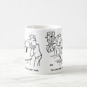 Man versucht Flatter Barmaid zu bringen Kaffeetasse (Mittel)