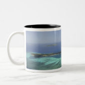 Mana Island und Korallenriff, Mamanuca Inseln Zweifarbige Tasse (Links)