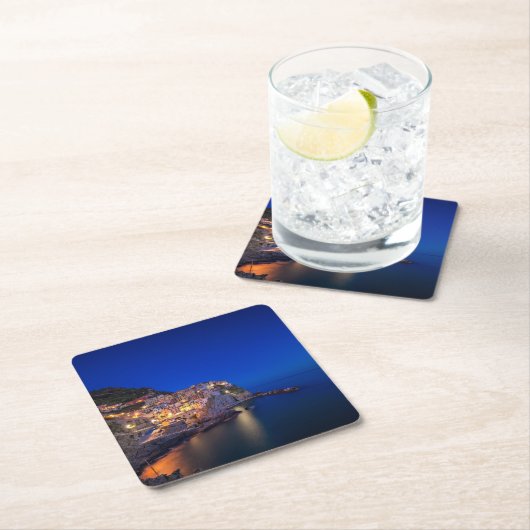 Manarola Stadt im Cinque Terre im Abend Rechteckiger Pappuntersetzer (Vor Ort)