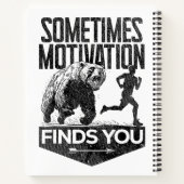 Manchmal findet Motivation einen lustigen Laufmoti Notizblock (Rückseite)