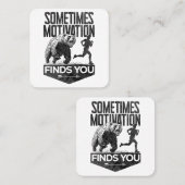 Manchmal findet Motivation einen lustigen Laufmoti Quadratische Visitenkarte (Vorne/Hinten)