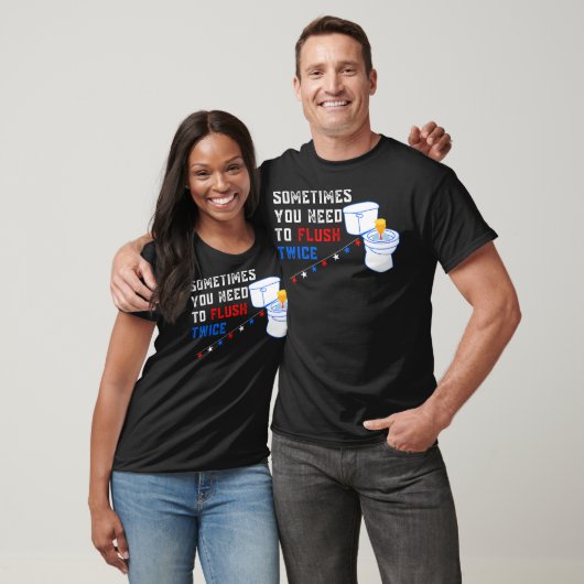 Manchmal muss man zweimal gegen Trump dutzen T-Shirt (Unisex)