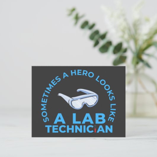 MANCHMAL SIEHT EIN HERO WIE EIN LABRADOR-TECHNIKER POSTKARTE (Stehend Vorderseite)