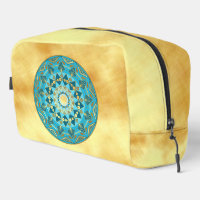 Mandala blau-gold auf weichem goldenen Hintergrund