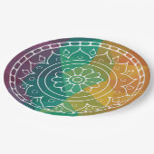 Mandala-Blume in regenbogenfarbenem, polyfarbenem Pappteller (Schrägansicht)