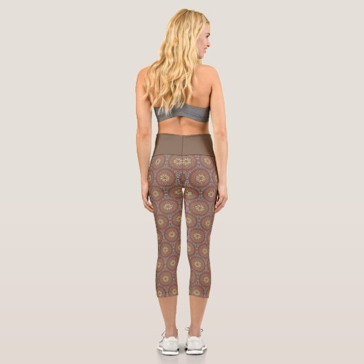 Mandala Brown Capri Leggings (Rückseite)