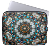 Mandala, der wie ein Krater in hellen Farben aussi Laptopschutzhülle (Vorderseite)