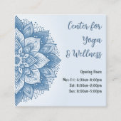 Mandala Floral Design Yoga Studio Sky Blue Pastel Quadratische Visitenkarte (Vorderseite)