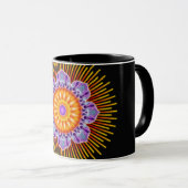 Mandala, gelb violett, schwarz tasse (VorderseiteRechts)
