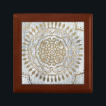 Mandala Gold Design Schmuckschachtel<br><div class="desc">Mandala Gold Design. Künstlerin: June Erica Vess. Bild-ID: 155295DEA.</div>