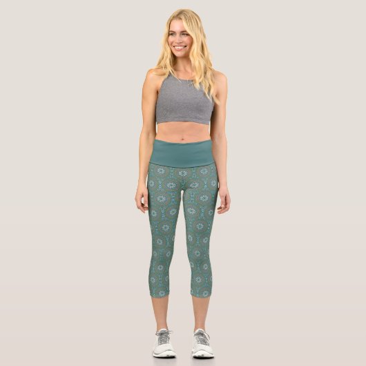 Mandala Green Capri Leggings (Vorderseite)