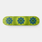 Mandala grün blau | hellgrüne Blume Skateboard (Horizontal)