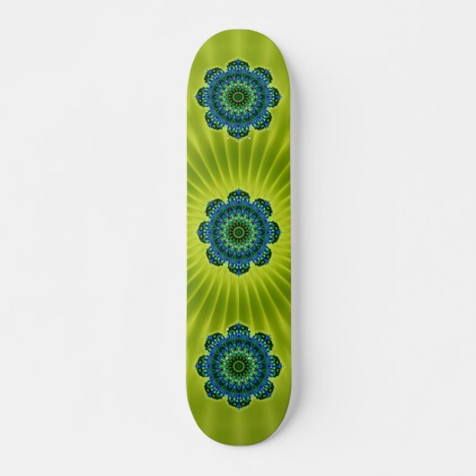 Mandala grün blau | hellgrüne Blume Skateboard (Vorne)