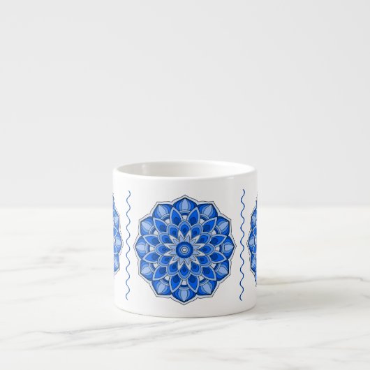 Mandala in der blauen Spezialität Tasse (Vorderseite)