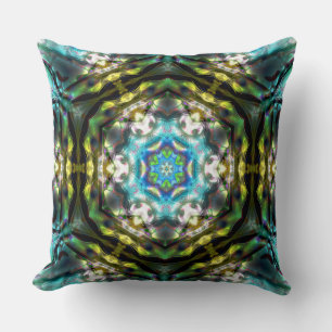 Mandala in Hexagon, altes, grünes Hammermetall Kissen