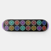 Mandala in verschiedenen Farben Skateboard (Horizontal)