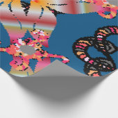 Mandala ist auf einem gelben Hintergrund gefärbt. Geschenkpapier (Ecke)