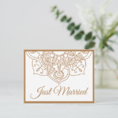 Mandala Just Married Brown Boho Indian Wedding Ankündigungspostkarte (Stehend Vorderseite)