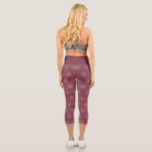 Mandala Magenta Capri Leggings (Rückseite)
