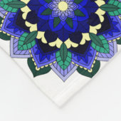 Mandala Muster 02 in dunkelblau Fleece Blanket (Ecke)