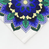 Mandala Muster 02 in dunkelblau Fleece Blanket (Ecke)