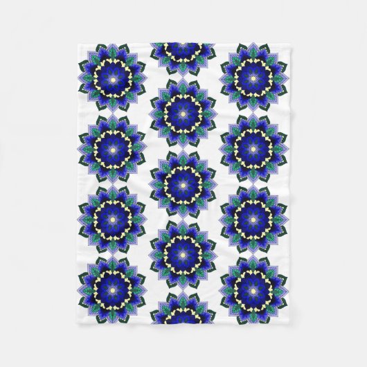 Mandala Muster 02 in dunkelblau Fleece Blanket (Vorderseite)