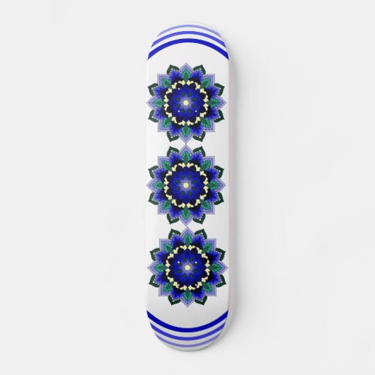 Mandala Muster 02 in dunkelblau Skateboard (Vorderseite)