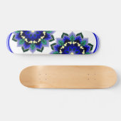 Mandala Muster 02 in dunkelblau Skateboard (Horizontal)